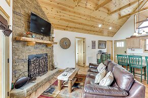 5 Mi to Cherokee Lake: Murphy Cabin w/ Deck