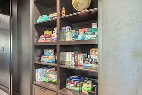 Walk to Lake: Home w/ Game Room in Medicine Park!