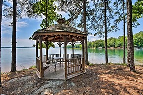 Golf Course View: Modern Keowee Key Condo!