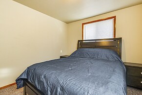 3 Mi to Lambeau Field: Ideally Located Townhome!