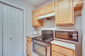 Community Grills & Pool: Gautier Condo!