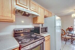 Community Grills & Pool: Gautier Condo!