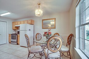 Community Grills & Pool: Gautier Condo!