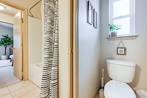 < 2 Mi to Budd Inlet: Pet-friendly Home!