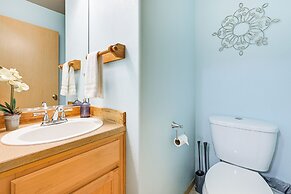 < 2 Mi to Budd Inlet: Pet-friendly Home!