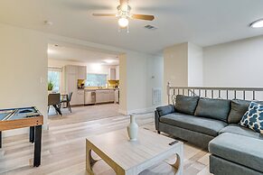 3 Mi to The Woodlands: Warm & Welcoming Home!