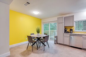 3 Mi to The Woodlands: Warm & Welcoming Home!