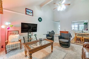 12 Mi to Downtown Dallas: Irving Condo w/ Balcony