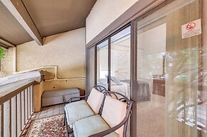 12 Mi to Downtown Dallas: Irving Condo w/ Balcony