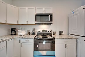 3 Mi to Six Flags: Atlanta Area Apartment