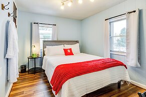 1 Mi to IU: Hoosier Home w/ Fire Pit & Fenced Yard