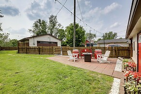 1 Mi to IU: Hoosier Home w/ Fire Pit & Fenced Yard
