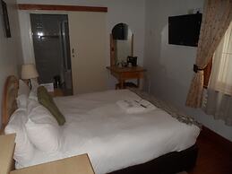 Laletsa Lodge
