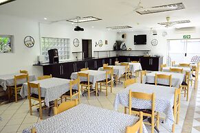 Laletsa Lodge