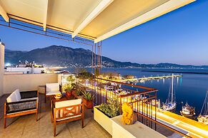 Beachfront Sunny Penthouse - Kalamata Seablisss