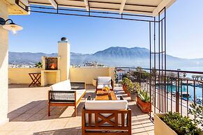 Beachfront Sunny Penthouse - Kalamata Seablisss