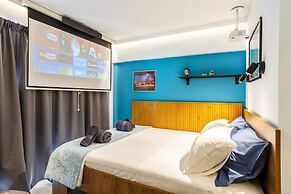 Beachfront Sunny Penthouse - Kalamata Seablisss