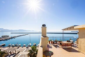 Beachfront Sunny Penthouse - Kalamata Seablisss