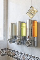 Charming Spacious Home - Modern Comforts Prime Location