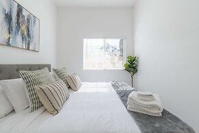 Elegant Retreat Modern Comforts Prime Location