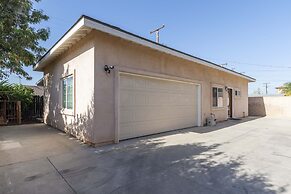 Elegant Retreat Modern Comforts Prime Location