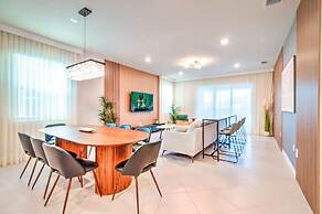 16239 7BR Stunning Home For Your Family Vacation