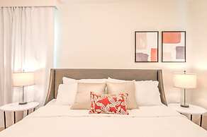 16239 7BR Stunning Home For Your Family Vacation