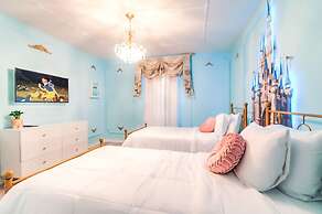 16239 7BR Stunning Home For Your Family Vacation