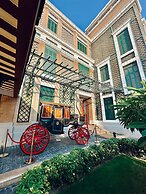 Maison Maxim De Lesseps
