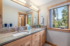 Quicksilver 1636 3-bedroom w/ balcony,pool,hot tub 3 Condo