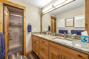 Quicksilver 1636 3-bedroom w/ balcony,pool,hot tub 3 Condo