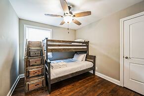 Charming Belmont Heights Oasis 4 Bedroom Home