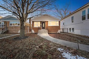Charming Belmont Heights Oasis 4 Bedroom Home
