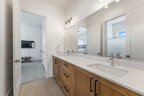 Villa #27 At Bloomington Country Club 4 Bedroom Townhouse