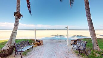 Sandarac 502b: Beachfront 3br Condo W/ Pool & Views 3 Bedroom Condo