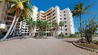Sandarac 502b: Beachfront 3br Condo W/ Pool & Views 3 Bedroom Condo