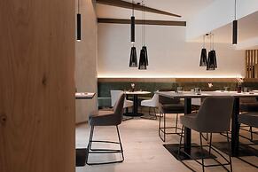 ELVA Premium Apartment Hotel