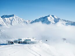 ELVA Premium Apartment Hotel