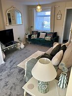 Peak District - 2 Beds - Sleeps 4 - Pet Friendly