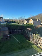 Peak District - 2 Beds - Sleeps 4 - Pet Friendly