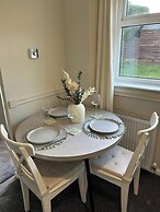 Peak District - 2 Beds - Sleeps 4 - Pet Friendly