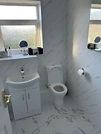 Peak District - 2 Beds - Sleeps 4 - Pet Friendly