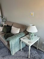 Peak District - 2 Beds - Sleeps 4 - Pet Friendly