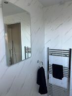 Peak District - 2 Beds - Sleeps 4 - Pet Friendly