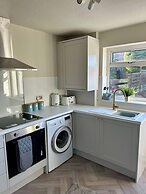 Peak District - 2 Beds - Sleeps 4 - Pet Friendly
