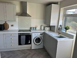 Peak District - 2 Beds - Sleeps 4 - Pet Friendly