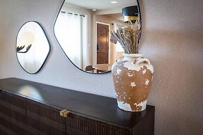 @ Marbella Lane - Moon Designer Home Close to Jtnp