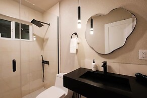 @ Marbella Lane - Moon Designer Home Close to Jtnp