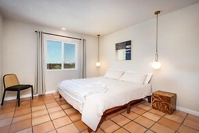 @ Marbella Lane - Moon Designer Home Close to Jtnp