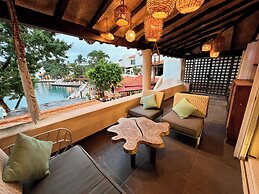 Boho Dolphinarium view